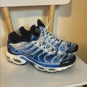 Nike Blue and White Sneakers with Breathable Mesh